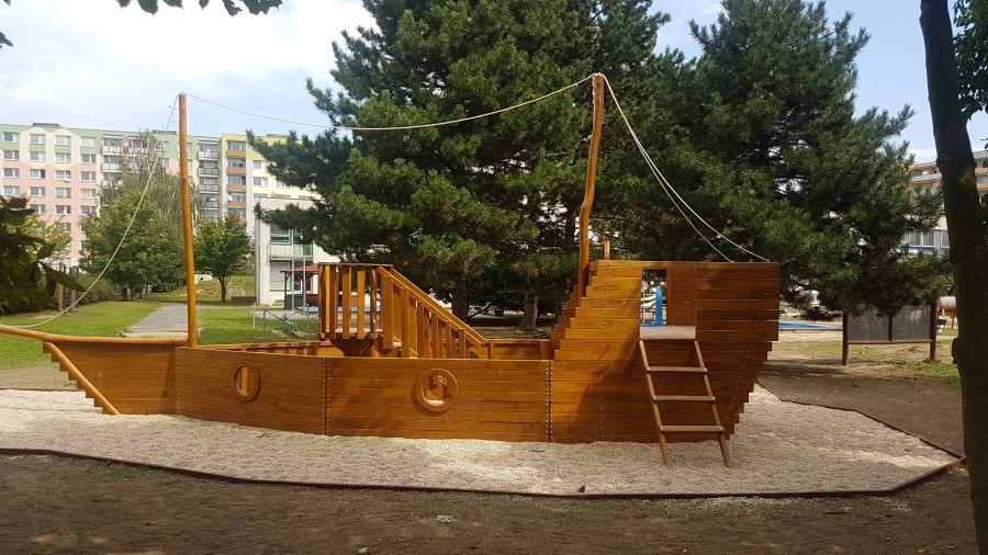 Zahradní radosti pro děti: Hřiště, houpačky a pískoviště plné kreativity